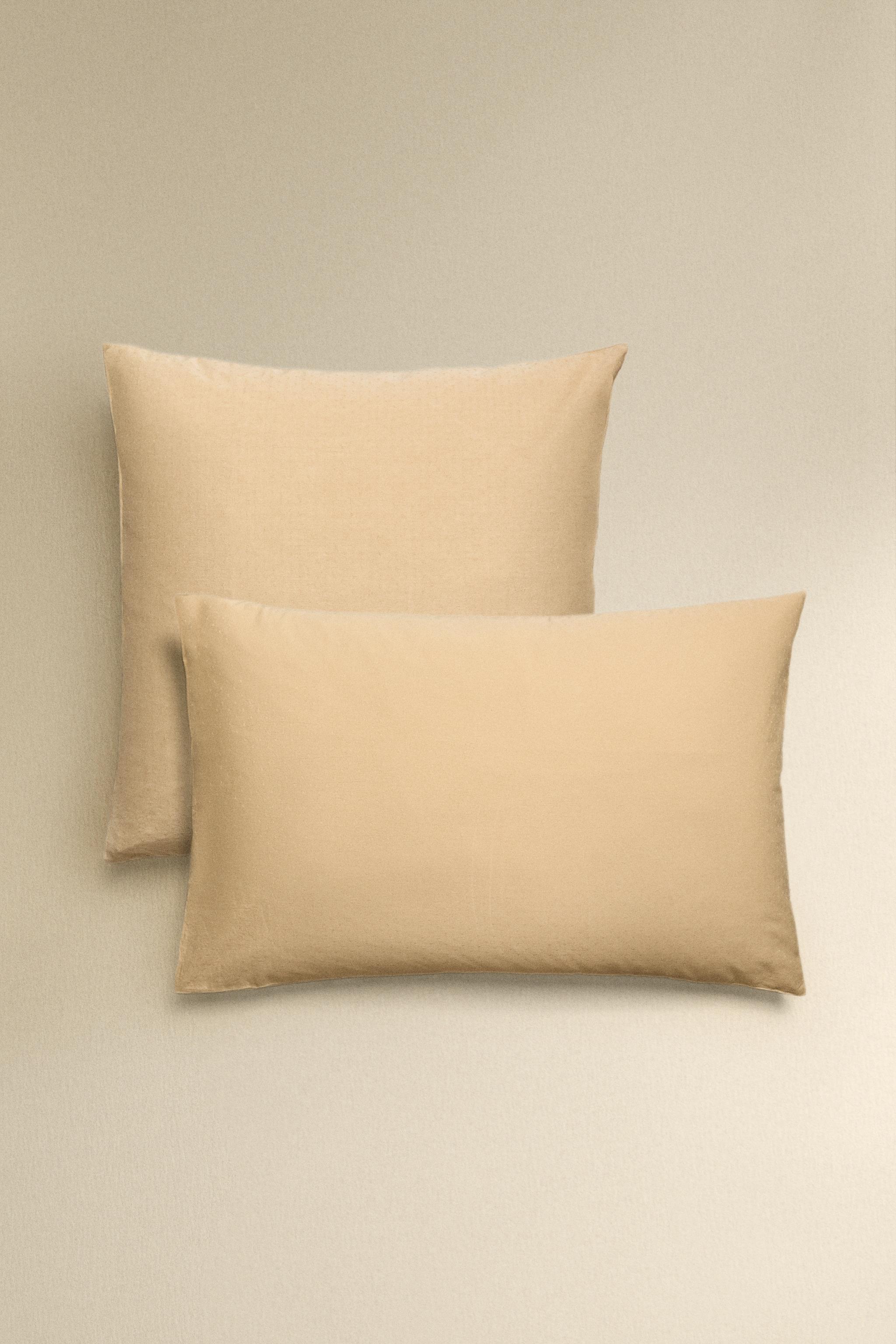 TEXTURED COTTON PILLOWCASE